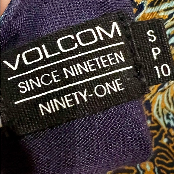 Volcom Making Magic Buckthorn Bell Sleeve Shift Dress - Picture 6 of 6